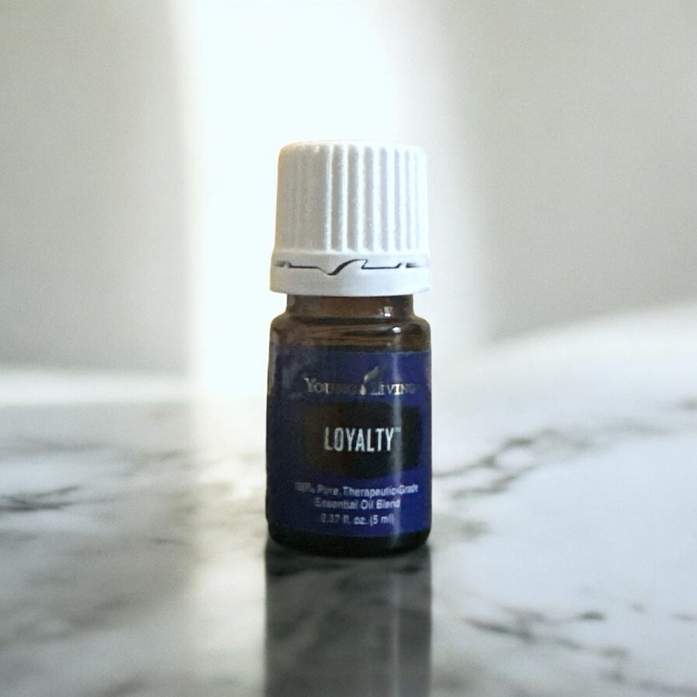 Young Living Loyalty Essential Oil - Blue and White